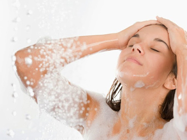 激素脸患者该用什么洗面奶？激素脸沾水刺痛怎么洗脸呢？