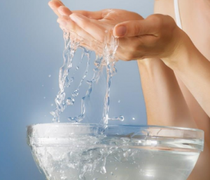 激素脸可以用洗面奶吗？如何洁面才能减少激素脸皮肤伤害？