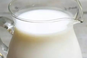 牛奶敷脸治疗激素依赖性皮炎